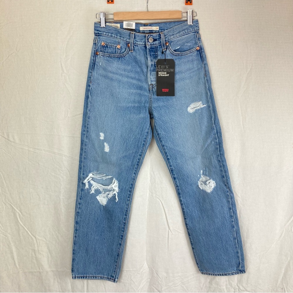 New Levi’s Wedgie Straight Light Wash Jeans 26 / 26